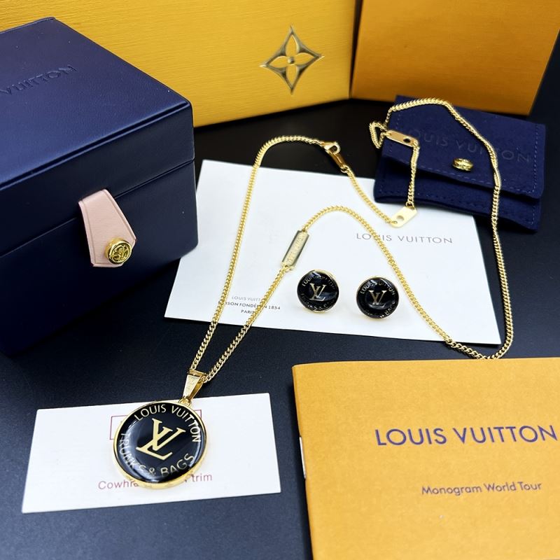 Louis Vuitton Necklaces